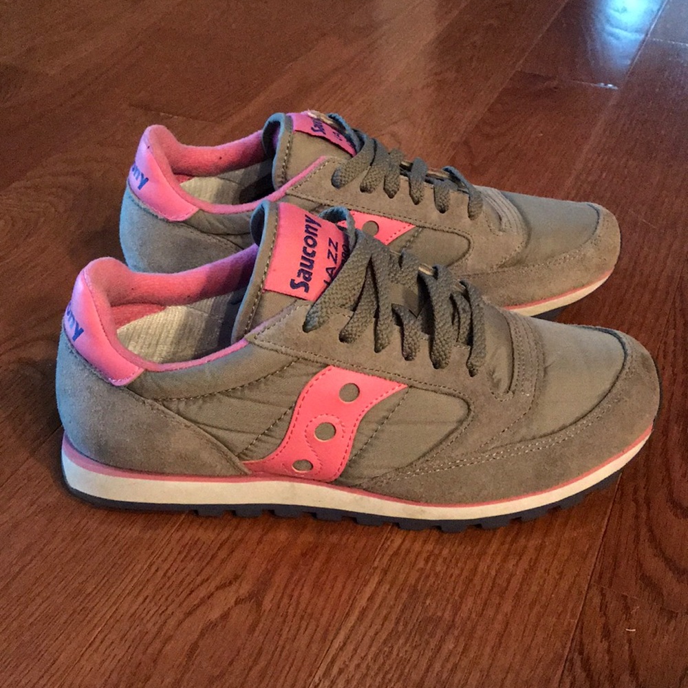 💕 Women’s Saucony Tennis shoes